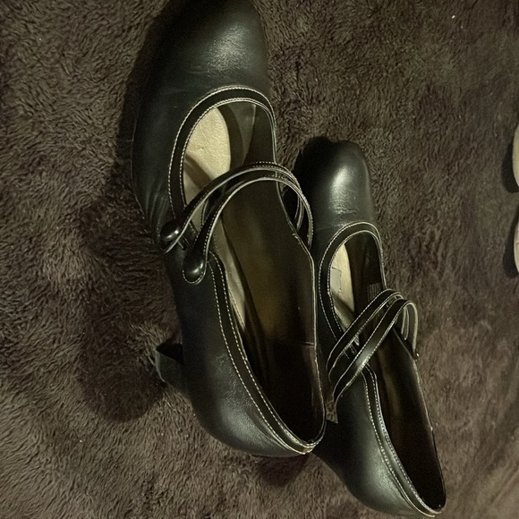 Naturalizer black heel. - Picture 5 of 10